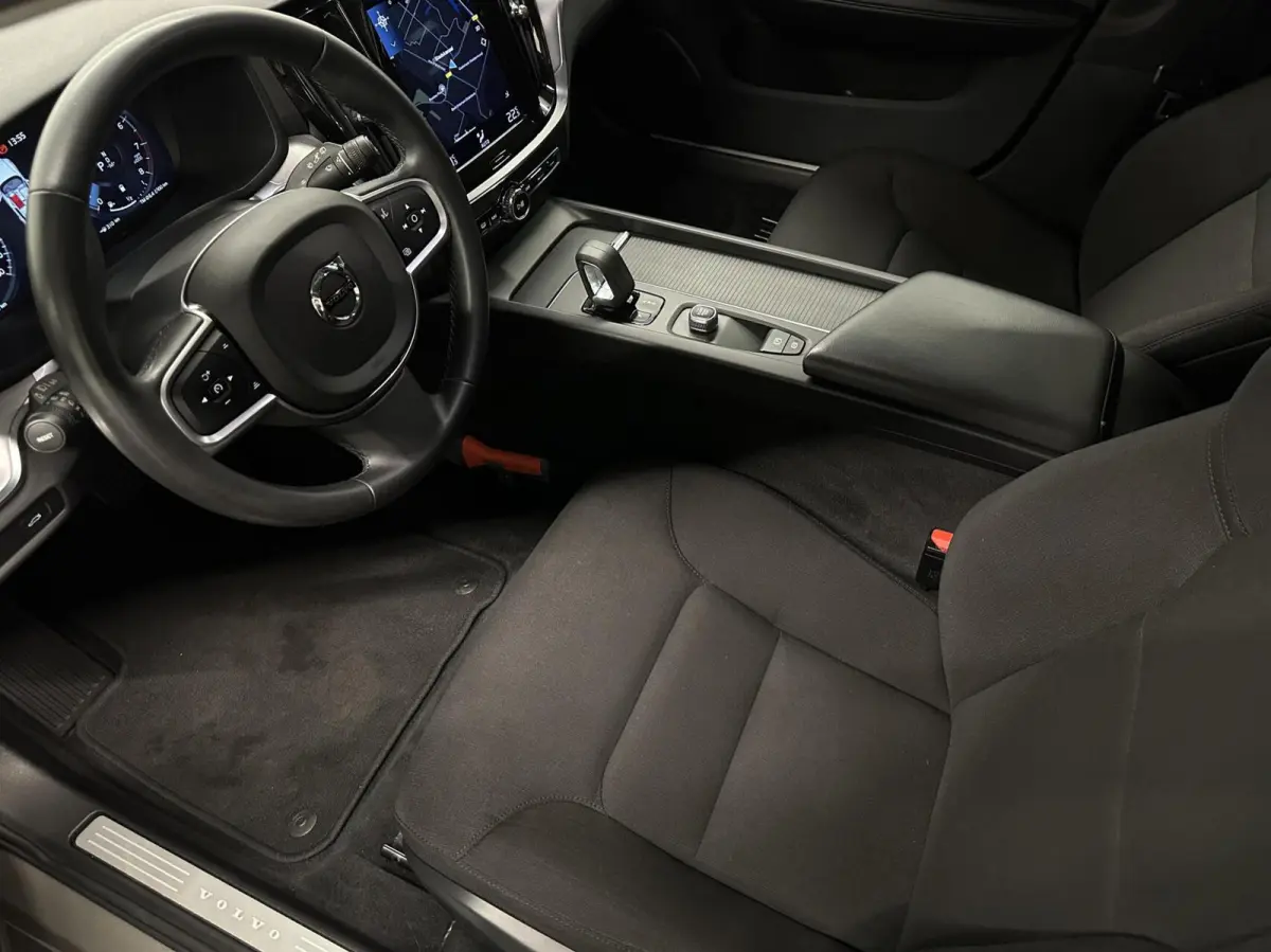 2.0 B3 Momentum Advantage|Carplay|Camera|Adaptieve Cruise|Trekhaak|NAP|