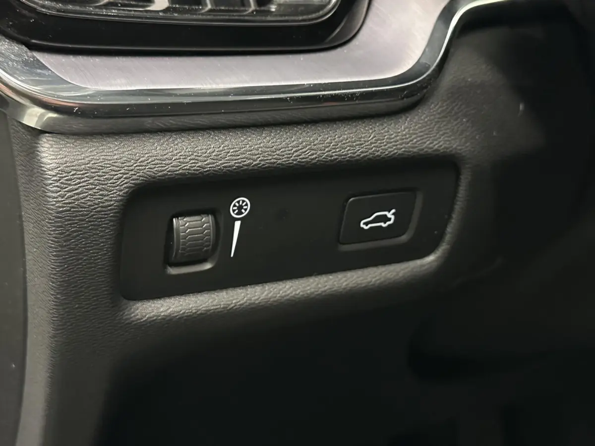 2.0 B3 Momentum Advantage|Carplay|Camera|Adaptieve Cruise|Trekhaak|NAP|