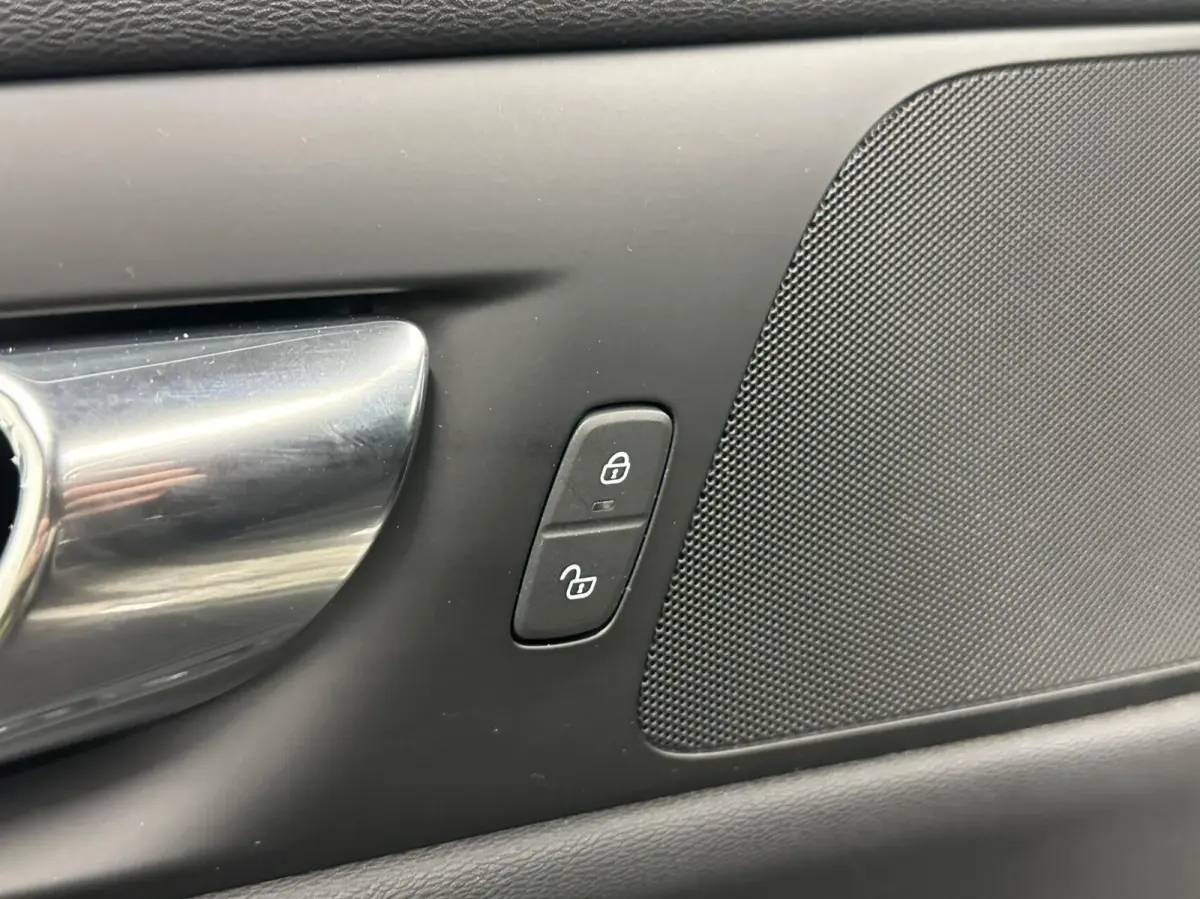 2.0 B3 Momentum Advantage|Carplay|Camera|Adaptieve Cruise|Trekhaak|NAP|