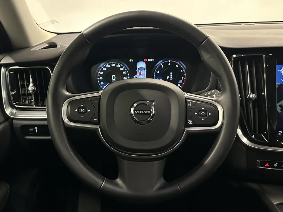 2.0 B3 Momentum Advantage|Carplay|Camera|Adaptieve Cruise|Trekhaak|NAP|
