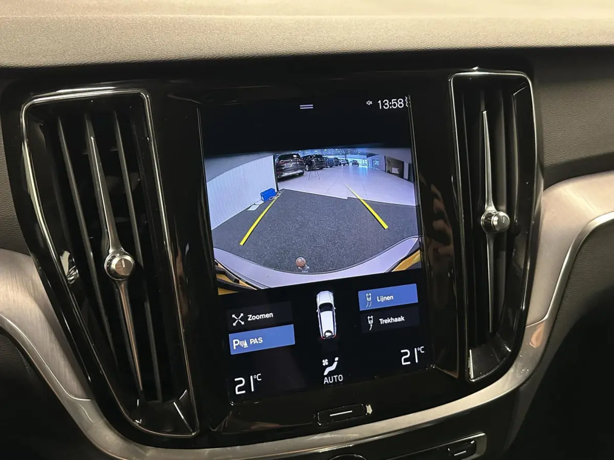 2.0 B3 Momentum Advantage|Carplay|Camera|Adaptieve Cruise|Trekhaak|NAP|