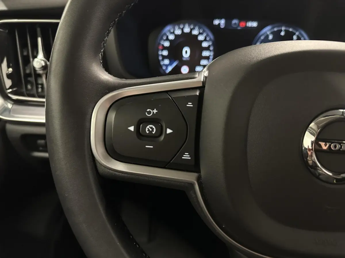 2.0 B3 Momentum Advantage|Carplay|Camera|Adaptieve Cruise|Trekhaak|NAP|