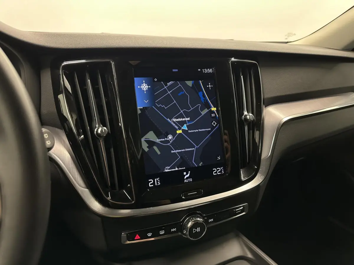 2.0 B3 Momentum Advantage|Carplay|Camera|Adaptieve Cruise|Trekhaak|NAP|