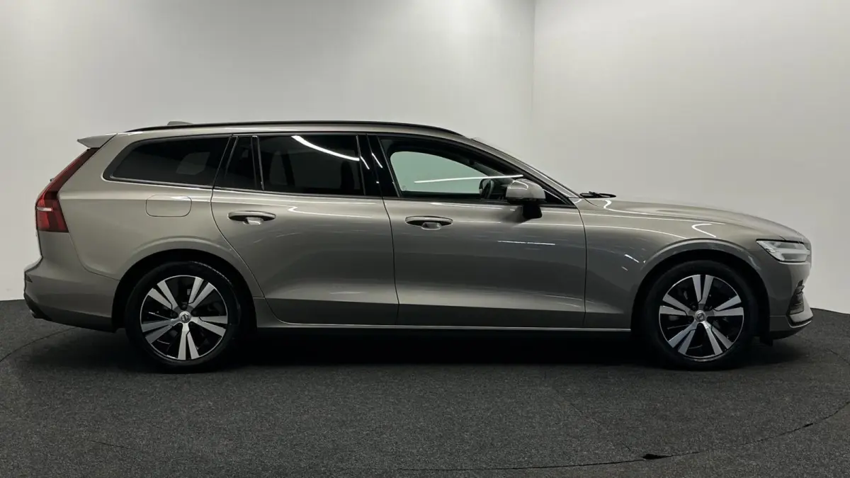2.0 B3 Momentum Advantage|Carplay|Camera|Adaptieve Cruise|Trekhaak|NAP|