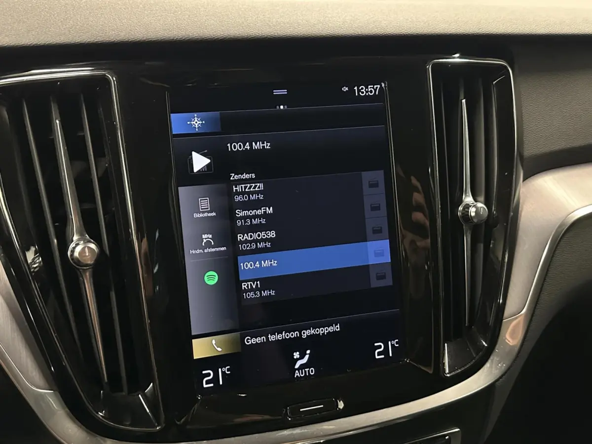 2.0 B3 Momentum Advantage|Carplay|Camera|Adaptieve Cruise|Trekhaak|NAP|