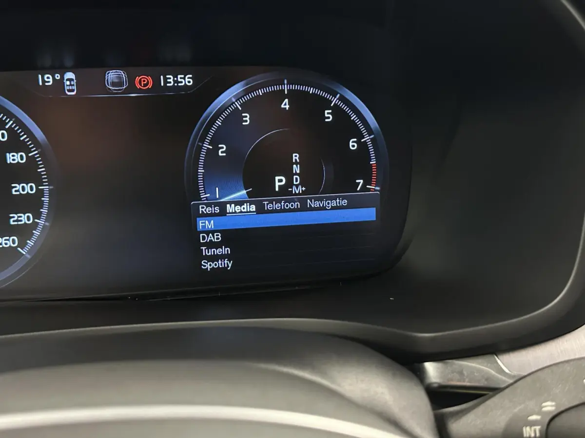 2.0 B3 Momentum Advantage|Carplay|Camera|Adaptieve Cruise|Trekhaak|NAP|