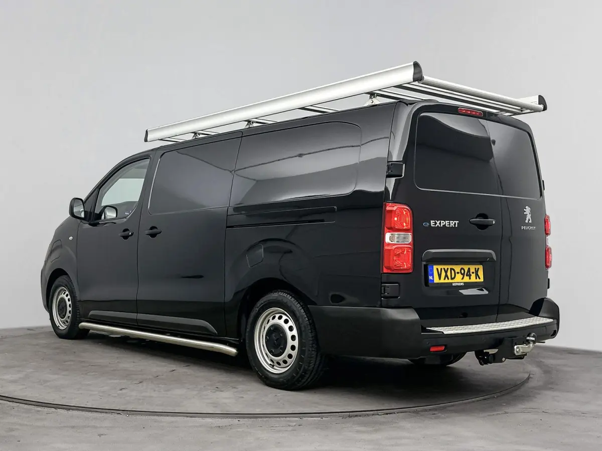 EV L3 75 kWh | Accu 98% | Dubbel Schuifdeuren | Trekhaak| Navigatie |  3-Zit Plaatsen | Binnen Afwerking | Camera