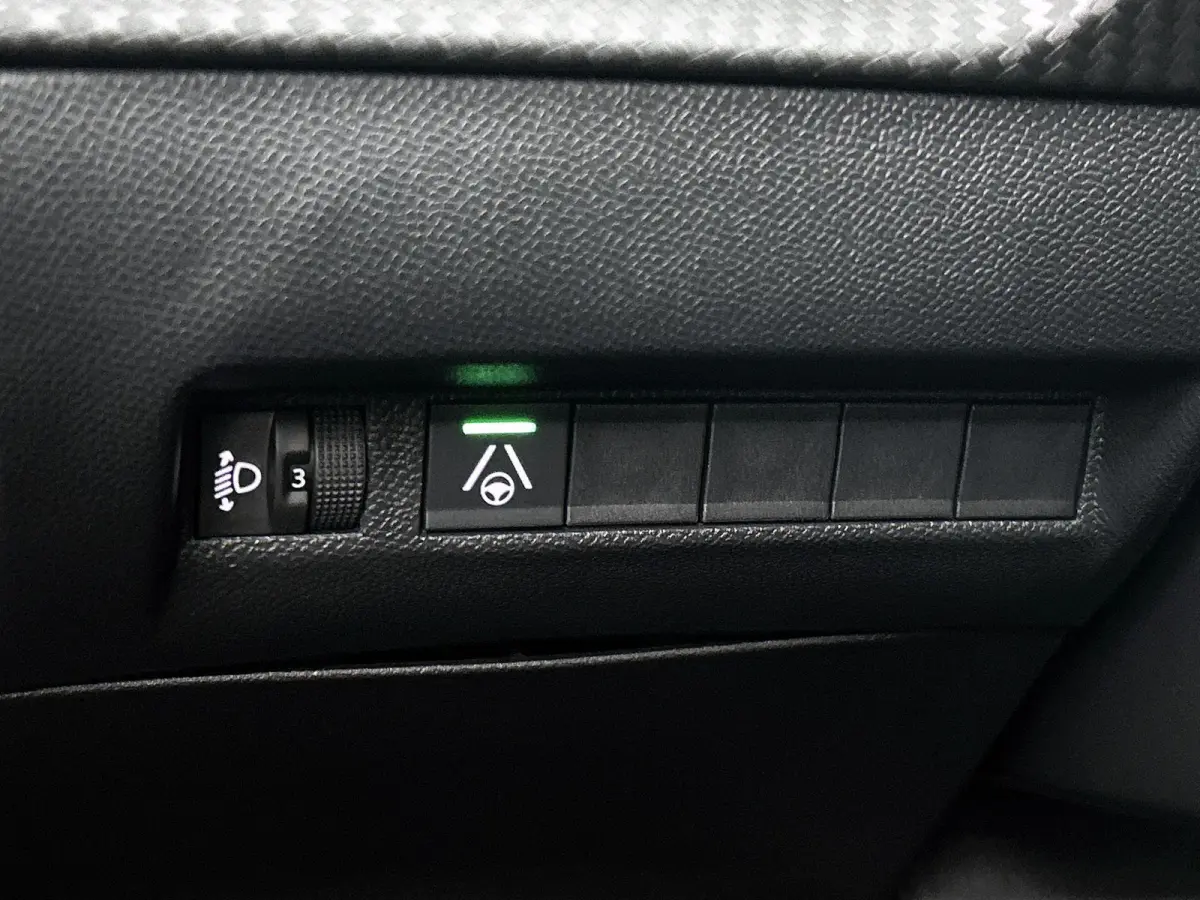 SUV Allure Hybrid 145pk Automaat | Navigatie | 360° Camera | Climate Control | Adaptieve Cruise Control | Parkeersensoren v+a | Keyless | Dodehoeksensor | Draadloze Apple Carplay / Android 