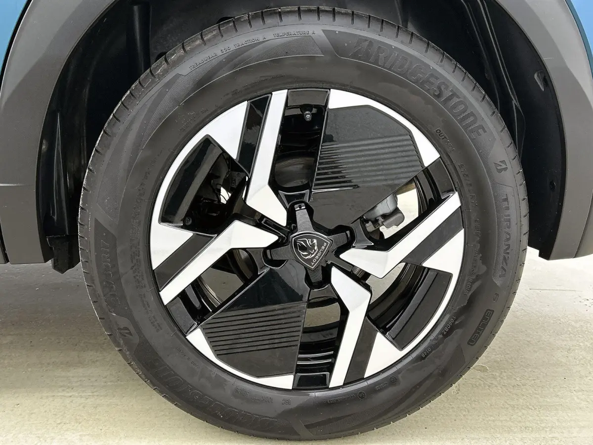 SUV Allure Hybrid 145pk Automaat | Navigatie | 360° Camera | Climate Control | Adaptieve Cruise Control | Parkeersensoren v+a | Keyless | Dodehoeksensor | Draadloze Apple Carplay / Android 
