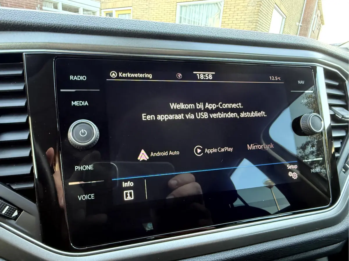 1.0 TSI Style slechts 14531 km, Navi, App Connect, 17''Lmv