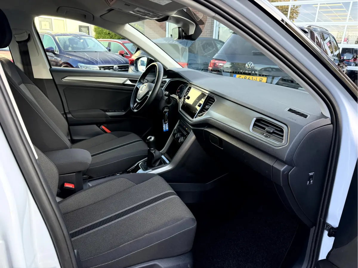 1.0 TSI Style slechts 14531 km, Navi, App Connect, 17''Lmv