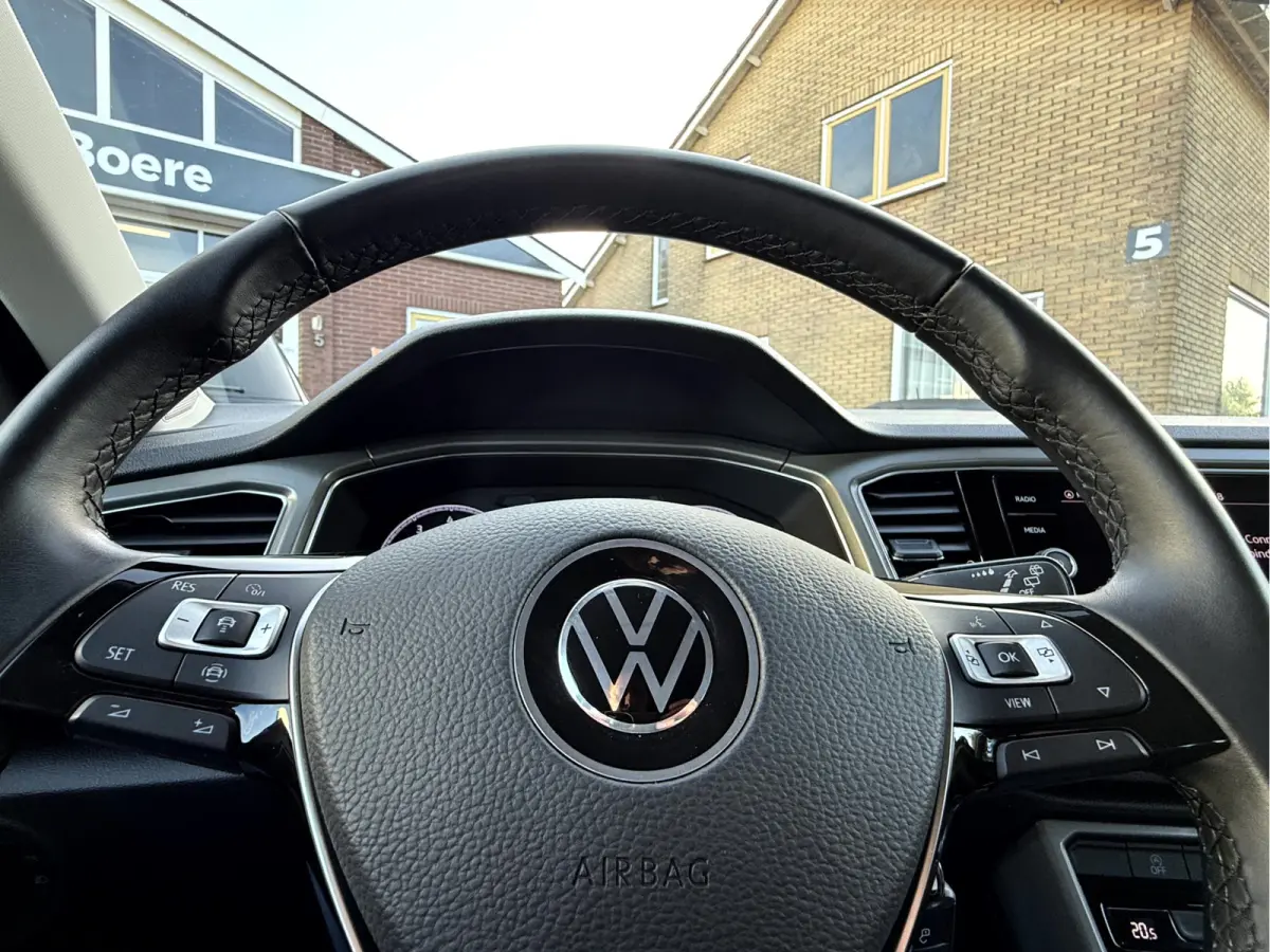 1.0 TSI Style slechts 14531 km, Navi, App Connect, 17''Lmv