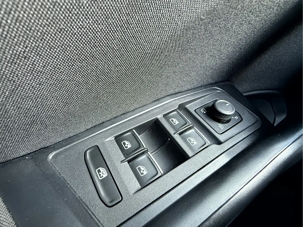 1.0 TSI Style slechts 14531 km, Navi, App Connect, 17''Lmv