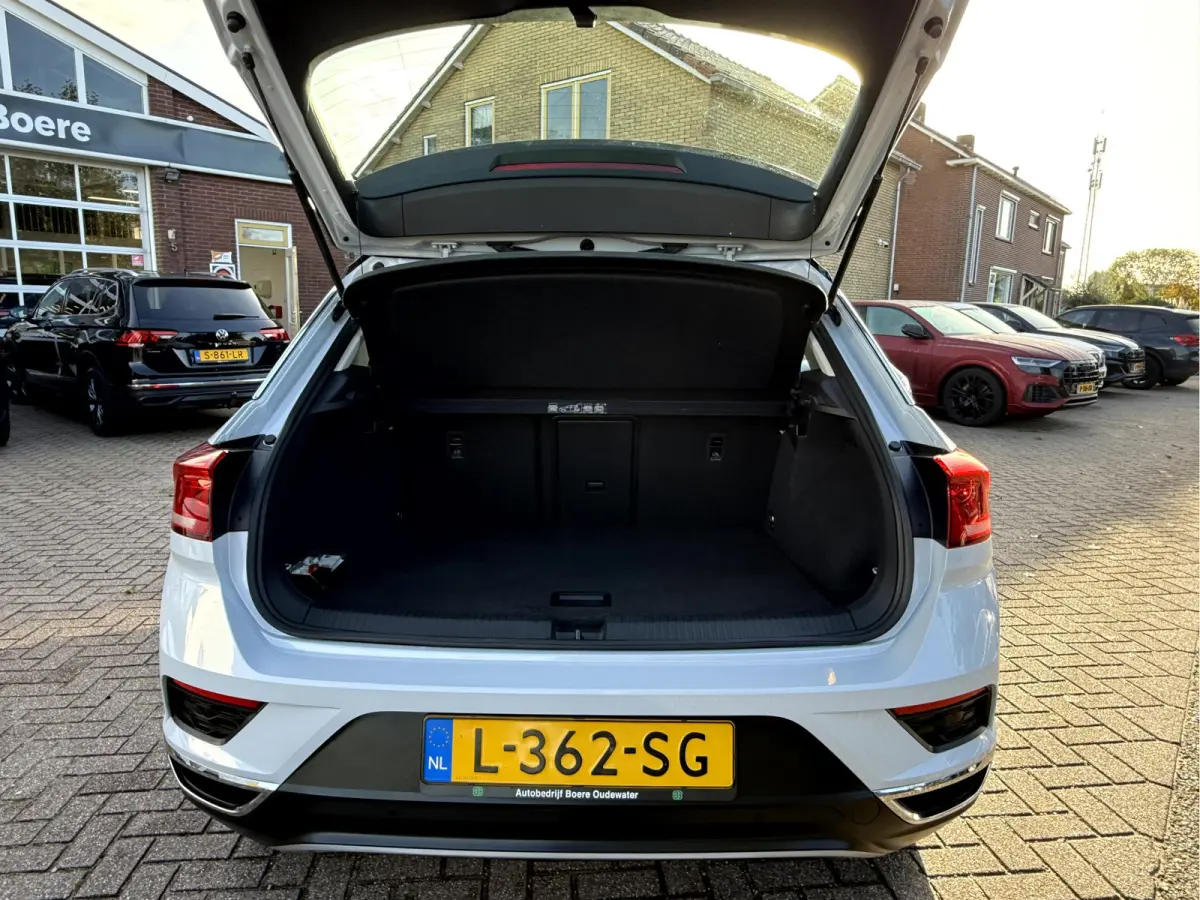 1.0 TSI Style slechts 14531 km, Navi, App Connect, 17''Lmv