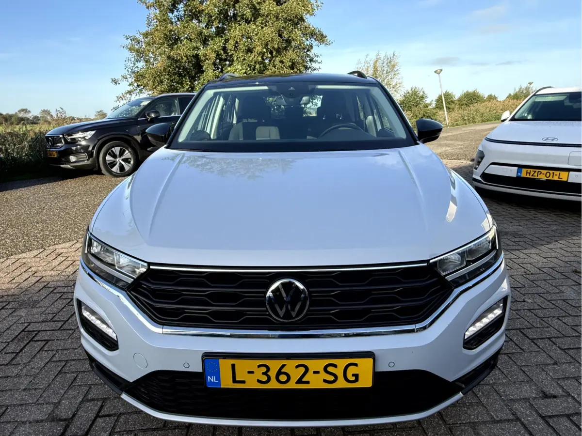 1.0 TSI Style slechts 14531 km, Navi, App Connect, 17''Lmv