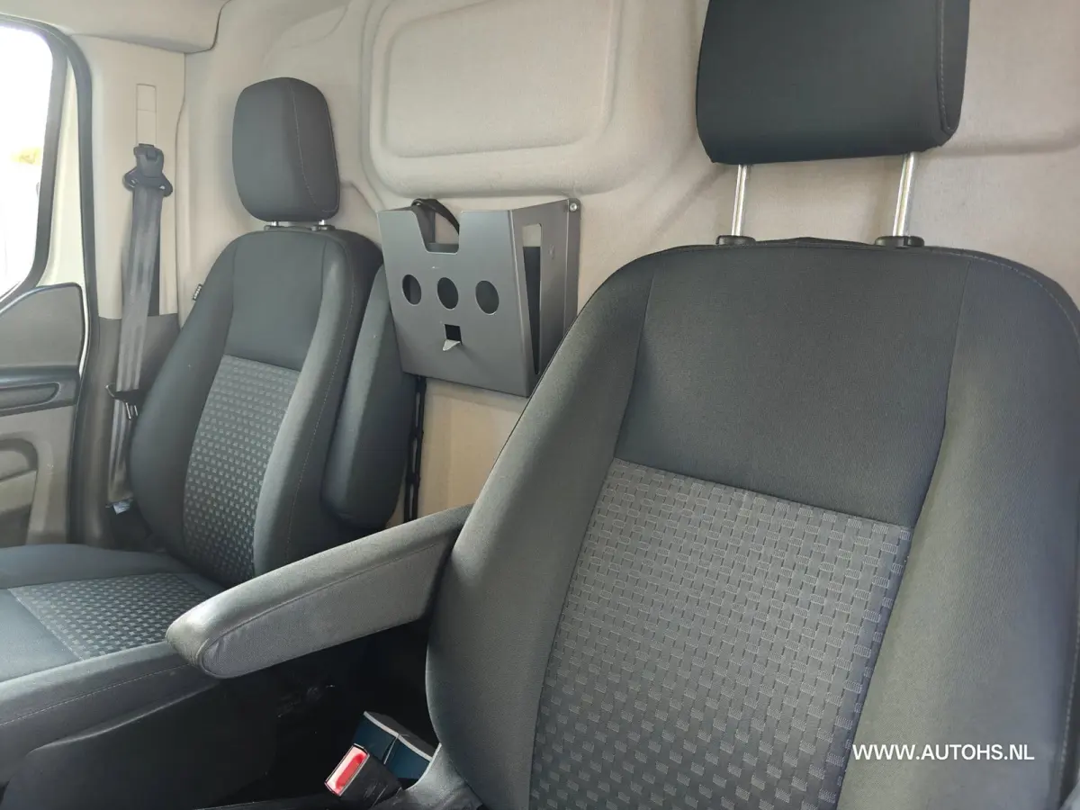 320 2.0 TDCI L2H2 Trend, 1e Eig , Euro 6 , Cruise camera , apk maart 2027 , nette bus , ex overheid.