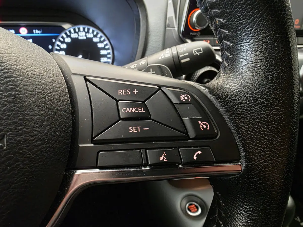 1.0 DIG-T Premiere Edition Stoelverwarming | Camera | Navigatie | 19" Lichtmetaal | Climate Control | Parkeersensoren Rondom | Keyless | Achteruitrijcamera | Afwijkende dakkleur | Airco (aut