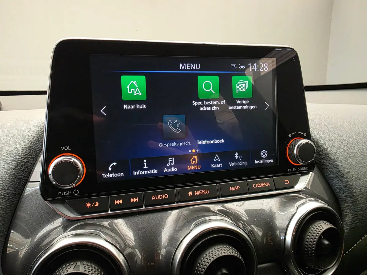 1.0 DIG-T Premiere Edition Stoelverwarming | Camera | Navigatie | 19" Lichtmetaal | Climate Control | Parkeersensoren Rondom | Keyless | Achteruitrijcamera | Afwijkende dakkleur | Airco (aut