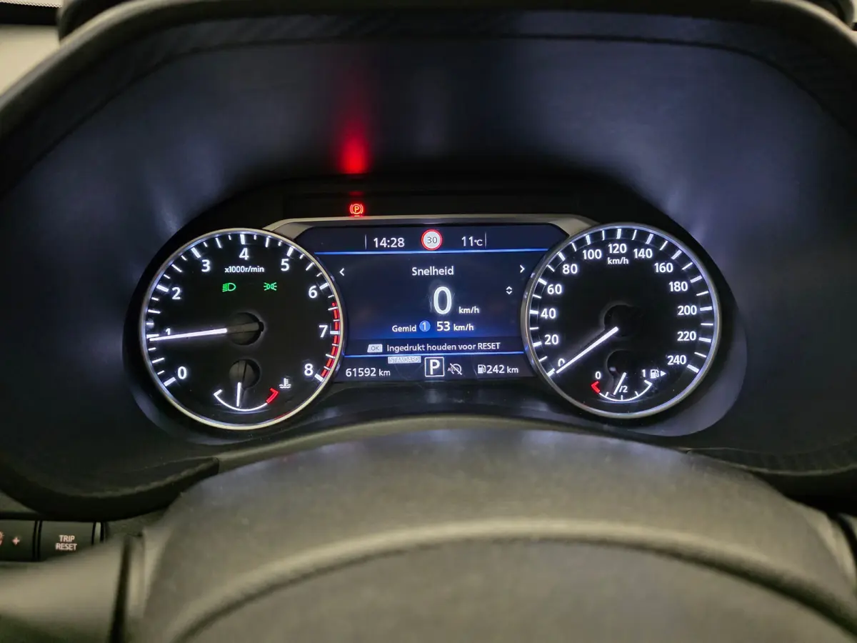 1.0 DIG-T Premiere Edition Stoelverwarming | Camera | Navigatie | 19" Lichtmetaal | Climate Control | Parkeersensoren Rondom | Keyless | Achteruitrijcamera | Afwijkende dakkleur | Airco (aut