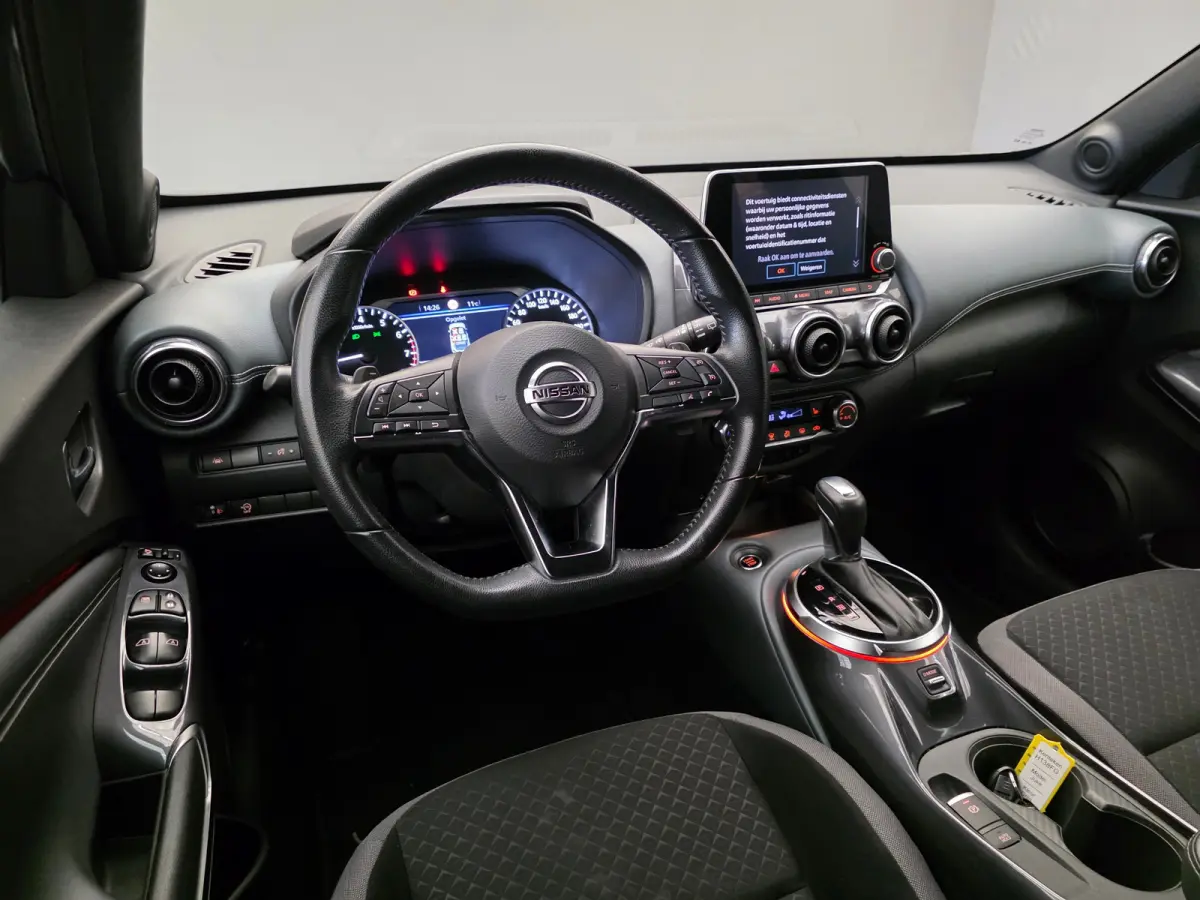1.0 DIG-T Premiere Edition Stoelverwarming | Camera | Navigatie | 19" Lichtmetaal | Climate Control | Parkeersensoren Rondom | Keyless | Achteruitrijcamera | Afwijkende dakkleur | Airco (aut