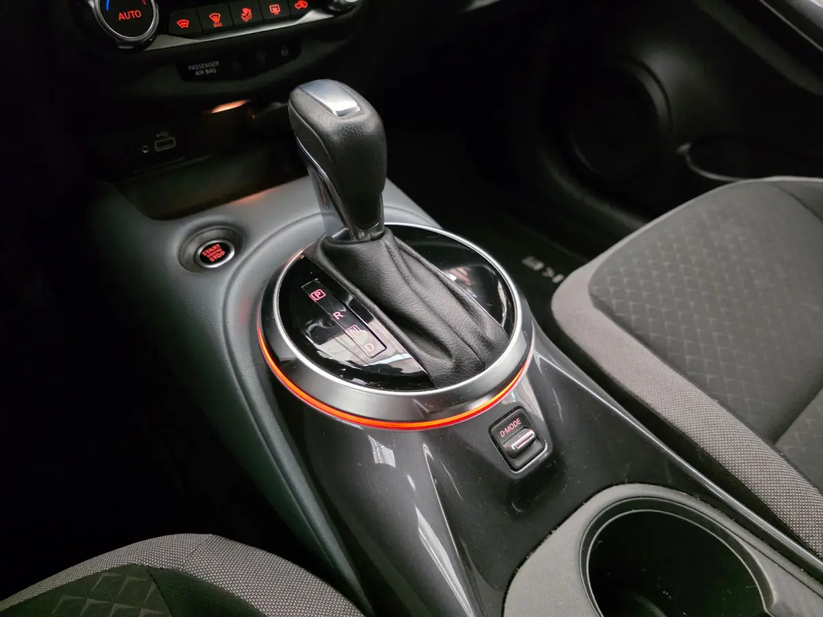 1.0 DIG-T Premiere Edition Stoelverwarming | Camera | Navigatie | 19" Lichtmetaal | Climate Control | Parkeersensoren Rondom | Keyless | Achteruitrijcamera | Afwijkende dakkleur | Airco (aut