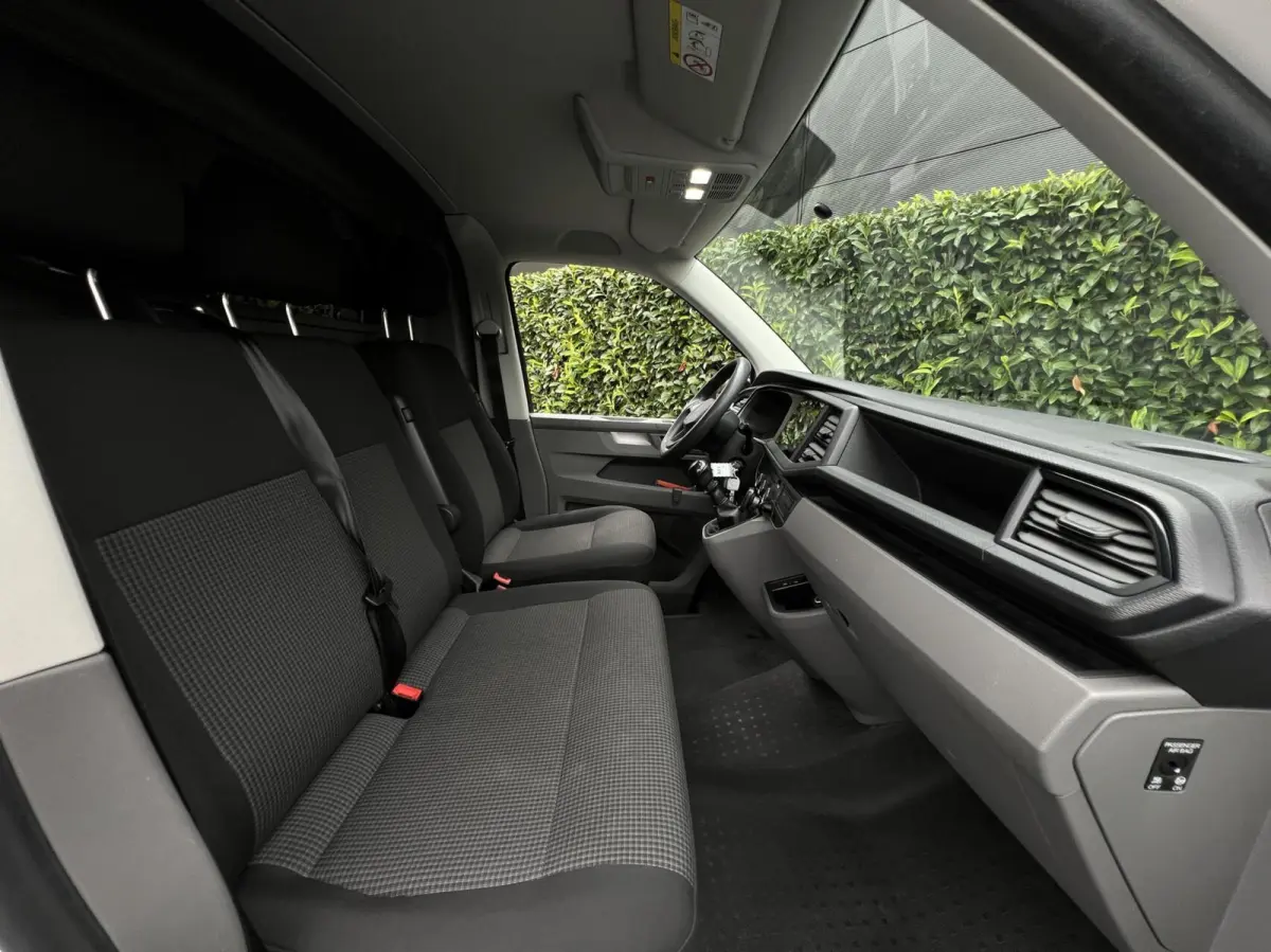 2.0 TDI L1H1 26 Economy Business, EURO 6, NL AUTO, NAP LOGISCH, 3-PERSOONS, NAVIGATIE, AIRCO, CRUISE CONTROL, IMPERIAAL, ELEKTRISCHE RAMEN