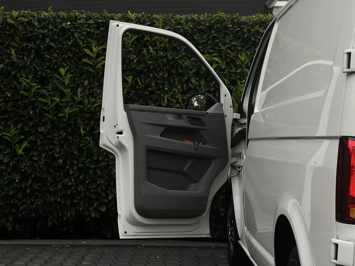 2.0 TDI L1H1 26 Economy Business, EURO 6, NL AUTO, NAP LOGISCH, 3-PERSOONS, NAVIGATIE, AIRCO, CRUISE CONTROL, IMPERIAAL, ELEKTRISCHE RAMEN