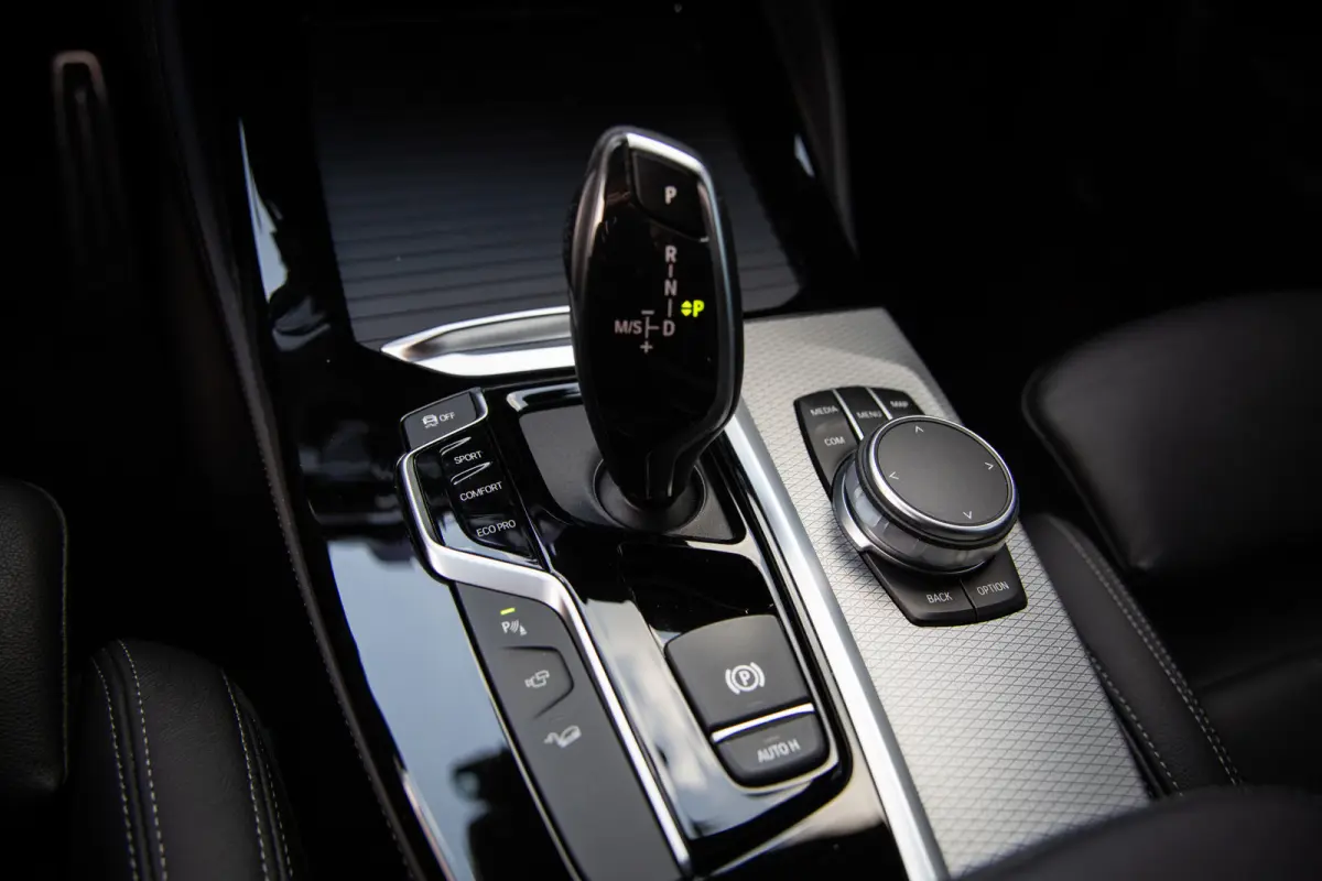 xDrive20i High Executive M-Sport , Head-up Display, Leder, Memory, 360-camera