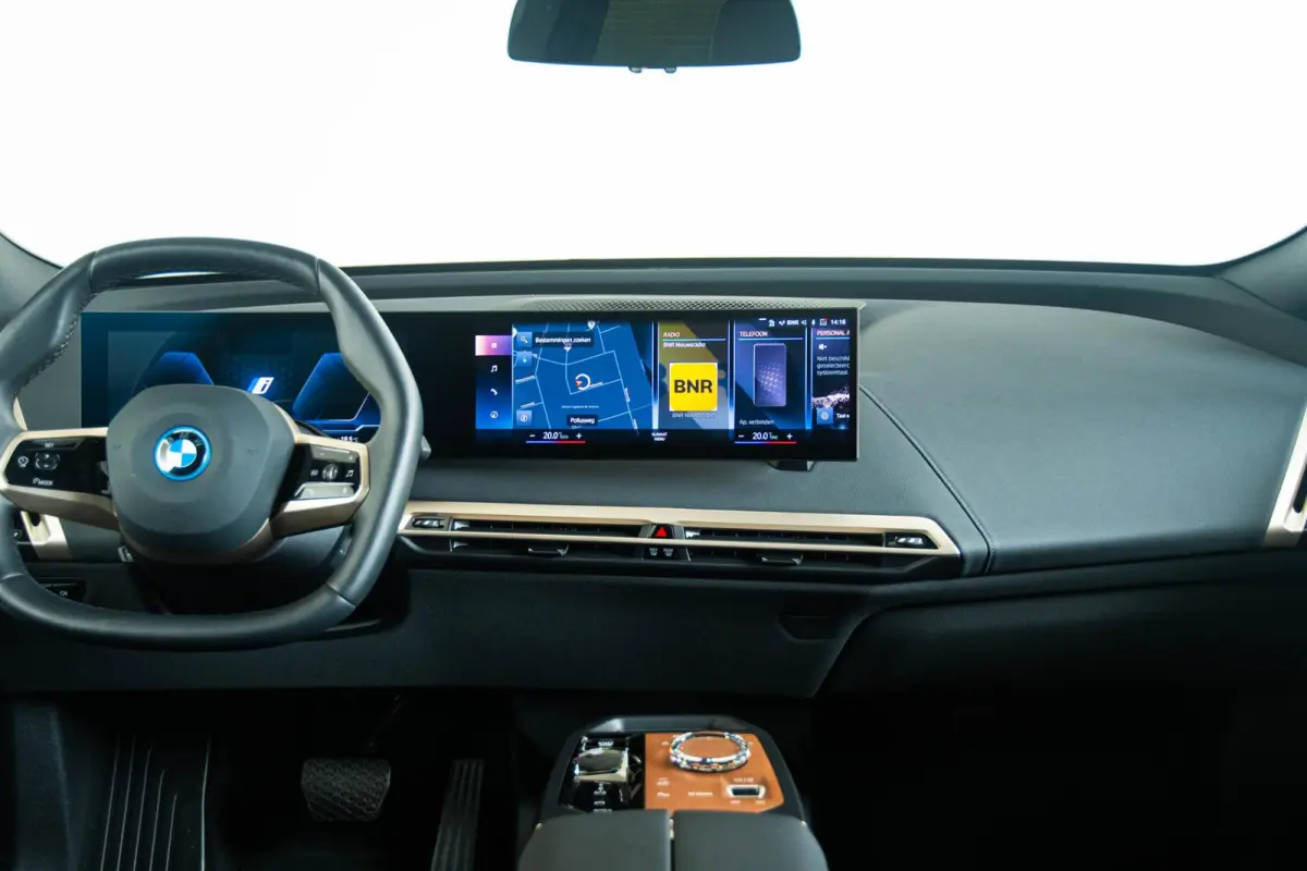 xDrive40 Excellence 77 kWh Trekhaak - Panoramadak - Driving Assistant Professional - Harman Kardon - Getinte Ruiten - Clear&Bold' kristalelementen - Warmte Comfortpakket voor en achter -