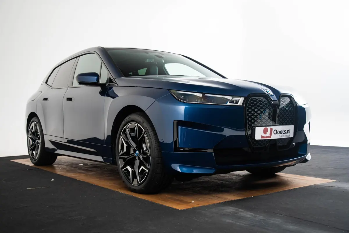 xDrive40 Excellence 77 kWh Trekhaak - Panoramadak - Driving Assistant Professional - Harman Kardon - Getinte Ruiten - Clear&Bold' kristalelementen - Warmte Comfortpakket voor en achter -