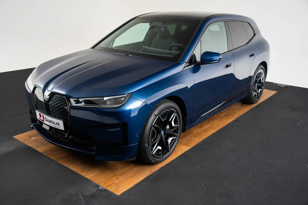 xDrive40 Excellence 77 kWh Trekhaak - Panoramadak - Driving Assistant Professional - Harman Kardon - Getinte Ruiten - Clear&Bold' kristalelementen - Warmte Comfortpakket voor en achter -