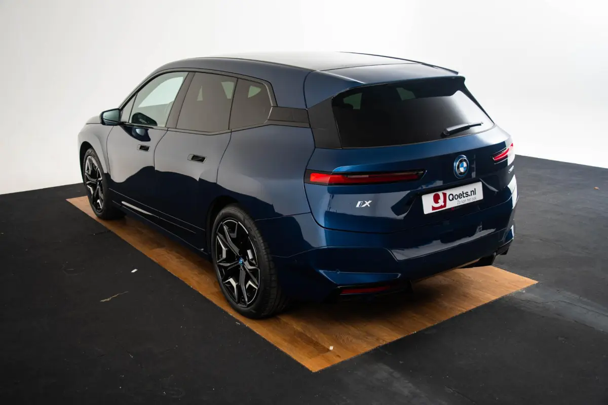 xDrive40 Excellence 77 kWh Trekhaak - Panoramadak - Driving Assistant Professional - Harman Kardon - Getinte Ruiten - Clear&Bold' kristalelementen - Warmte Comfortpakket voor en achter -