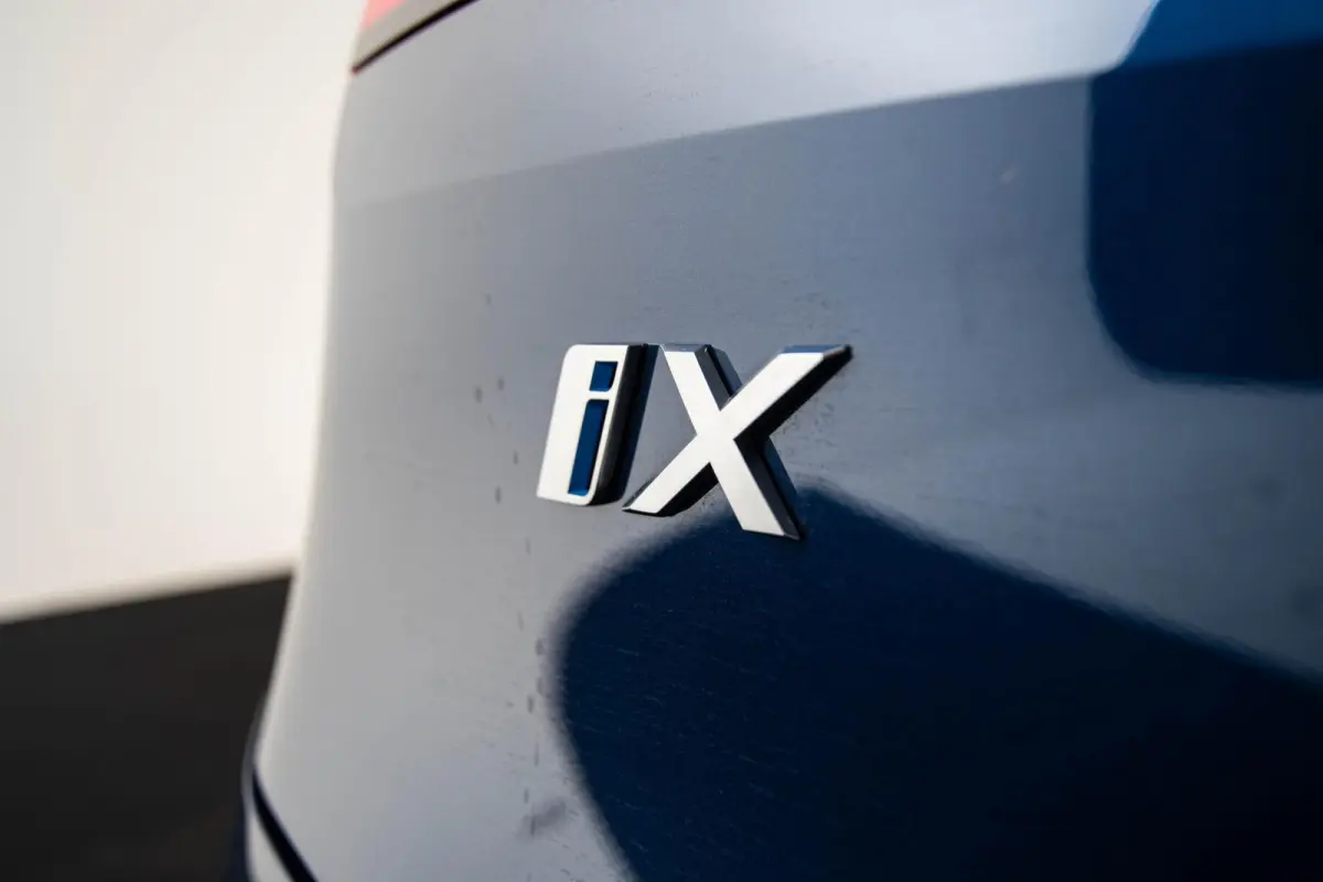 xDrive40 Excellence 77 kWh Trekhaak - Panoramadak - Driving Assistant Professional - Harman Kardon - Getinte Ruiten - Clear&Bold' kristalelementen - Warmte Comfortpakket voor en achter -