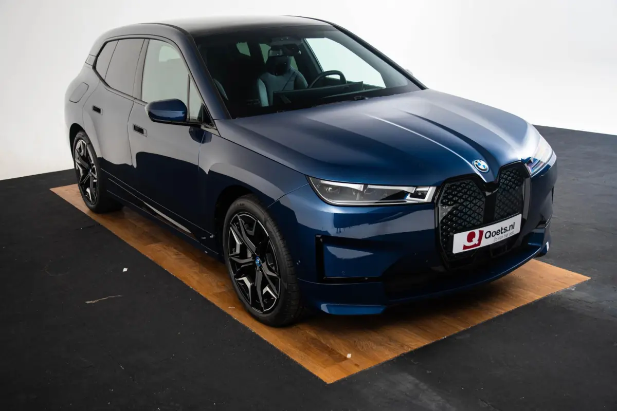 xDrive40 Excellence 77 kWh Trekhaak - Panoramadak - Driving Assistant Professional - Harman Kardon - Getinte Ruiten - Clear&Bold' kristalelementen - Warmte Comfortpakket voor en achter -