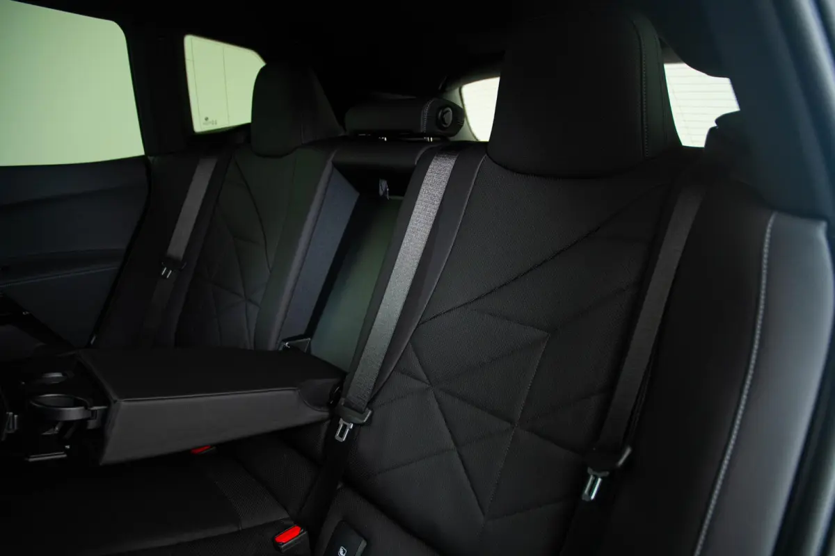 xDrive40 Excellence 77 kWh Trekhaak - Panoramadak - Driving Assistant Professional - Harman Kardon - Getinte Ruiten - Clear&Bold' kristalelementen - Warmte Comfortpakket voor en achter -