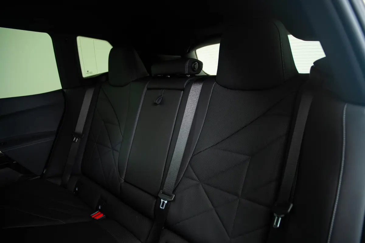 xDrive40 Excellence 77 kWh Trekhaak - Panoramadak - Driving Assistant Professional - Harman Kardon - Getinte Ruiten - Clear&Bold' kristalelementen - Warmte Comfortpakket voor en achter -
