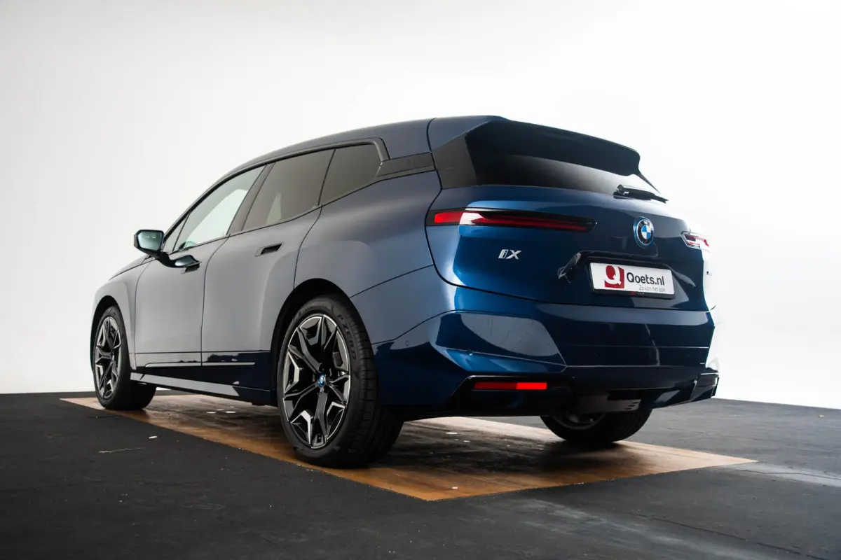 xDrive40 Excellence 77 kWh Trekhaak - Panoramadak - Driving Assistant Professional - Harman Kardon - Getinte Ruiten - Clear&Bold' kristalelementen - Warmte Comfortpakket voor en achter -