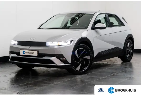Standard Range Pure Edition 63 kWh / Warmtepomp / 63 kWh accupakket / Volledig elektrisch / Automaat / Adaptieve cruise control / Achteruitrijcamera / Parkeersensoren / Navigatiesysteem / Ap