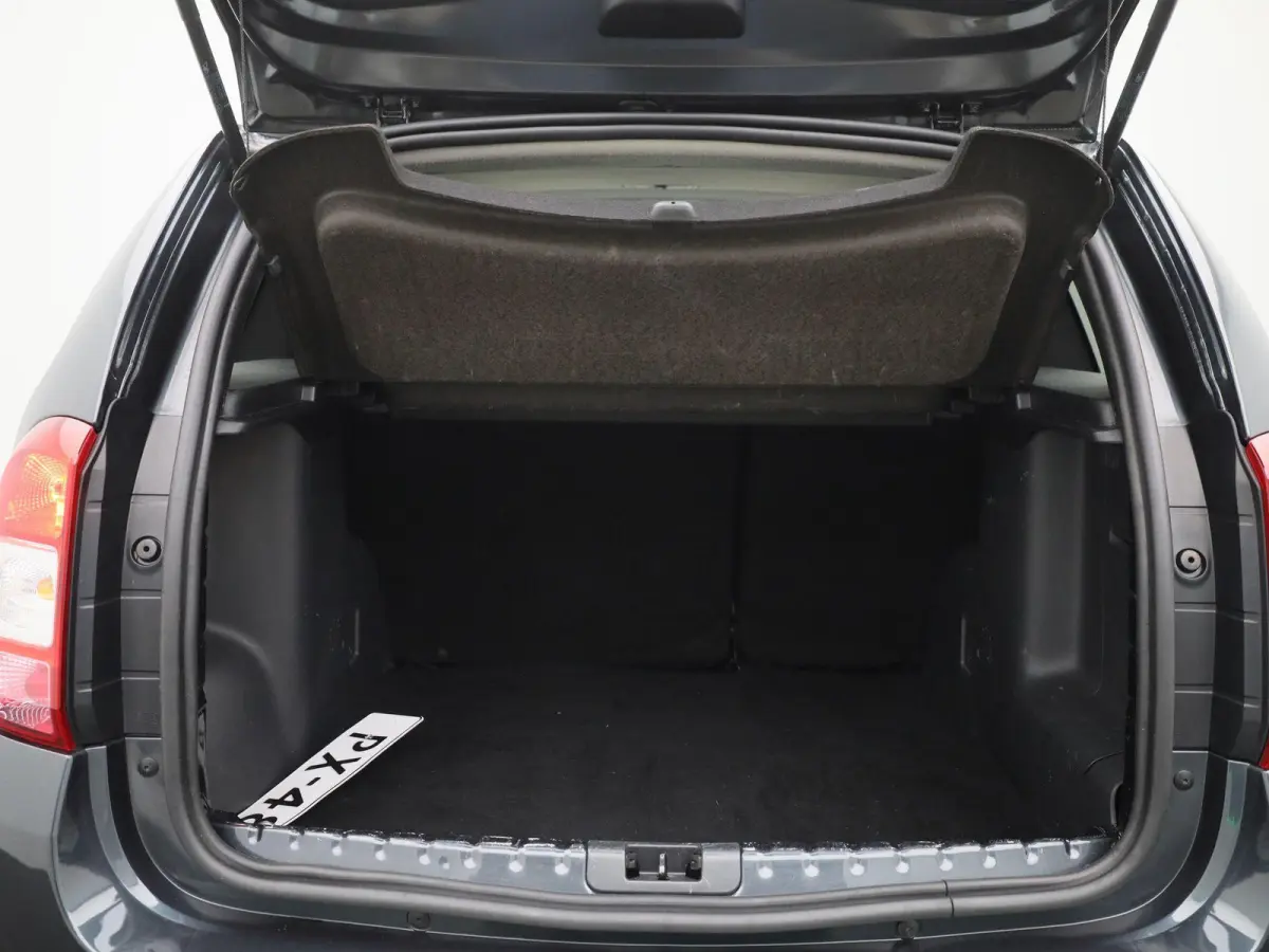 1.2 TCe 4x2 Blackshadow | Lederen Bekleding | Cruise Control | Achteruitrijcamera | Navigatie | Lichtmetalen Velgen |