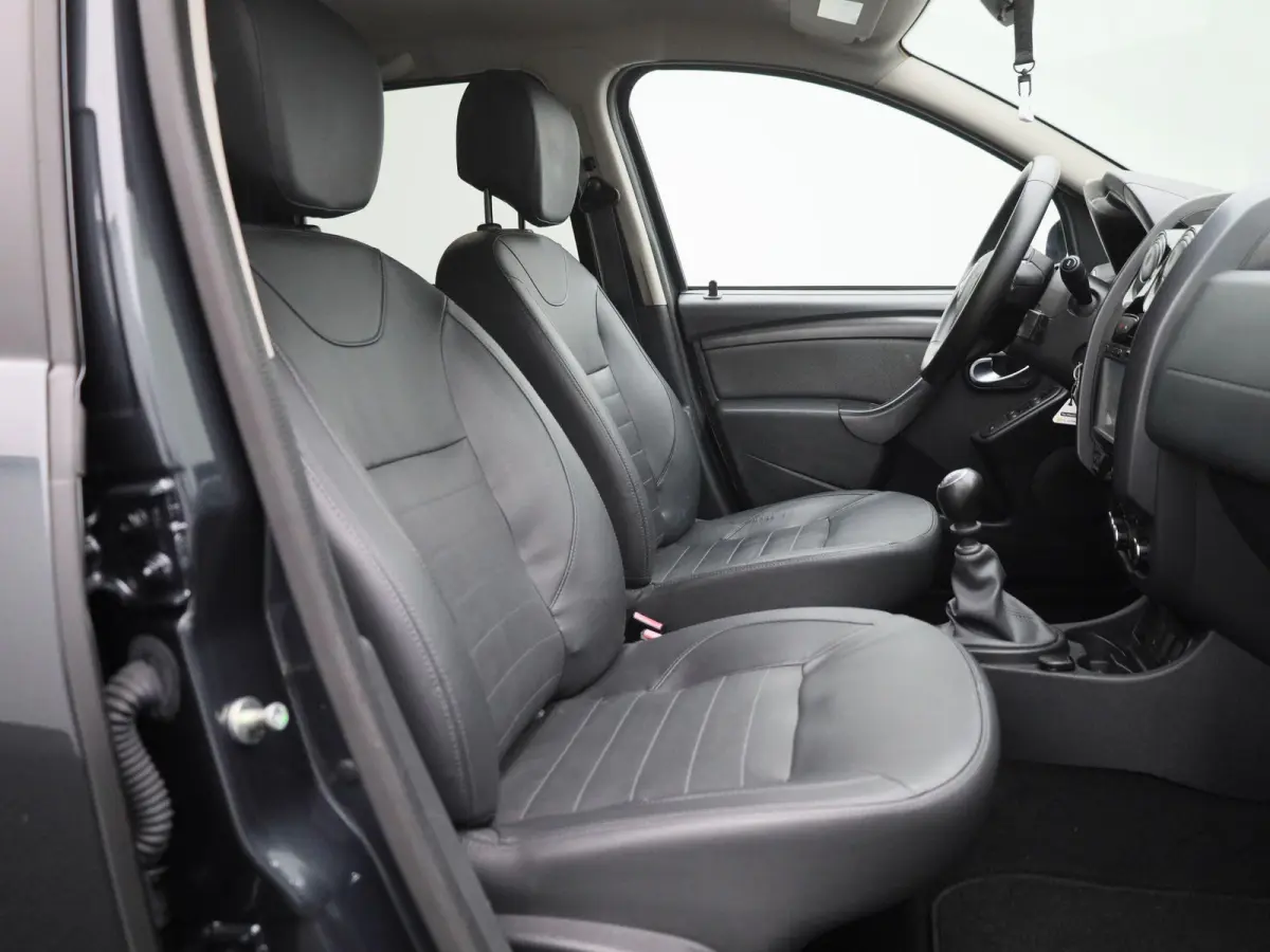 1.2 TCe 4x2 Blackshadow | Lederen Bekleding | Cruise Control | Achteruitrijcamera | Navigatie | Lichtmetalen Velgen |