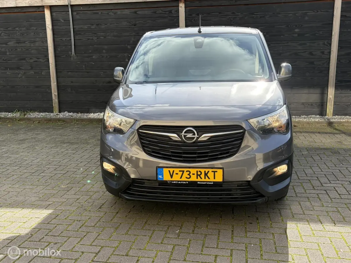 1.5D 130PK L2H1 9.950 ex btw / Lederen bekleding / clima / camera / fm nav / carplay