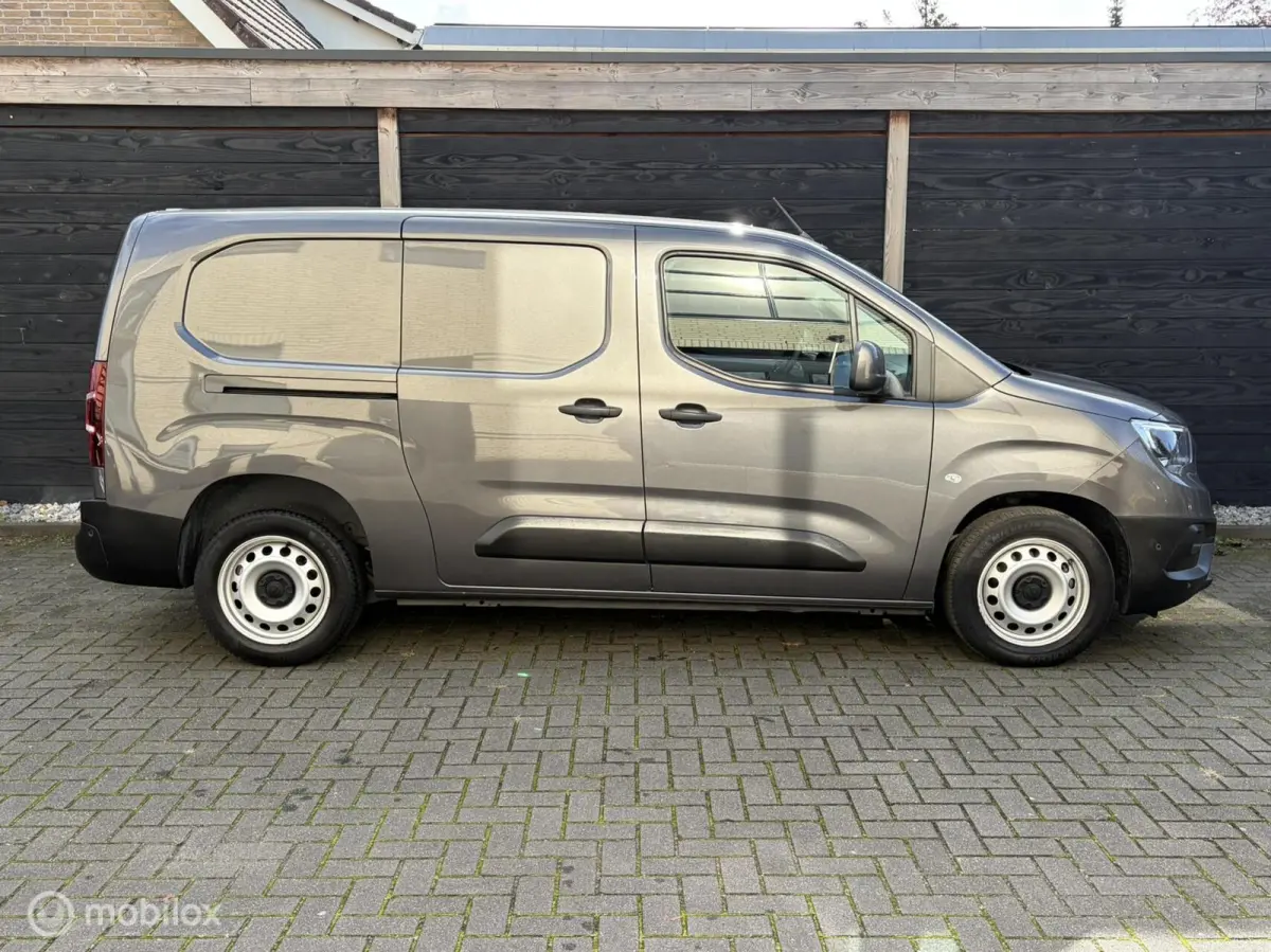 1.5D 130PK L2H1 9.950 ex btw / Lederen bekleding / clima / camera / fm nav / carplay