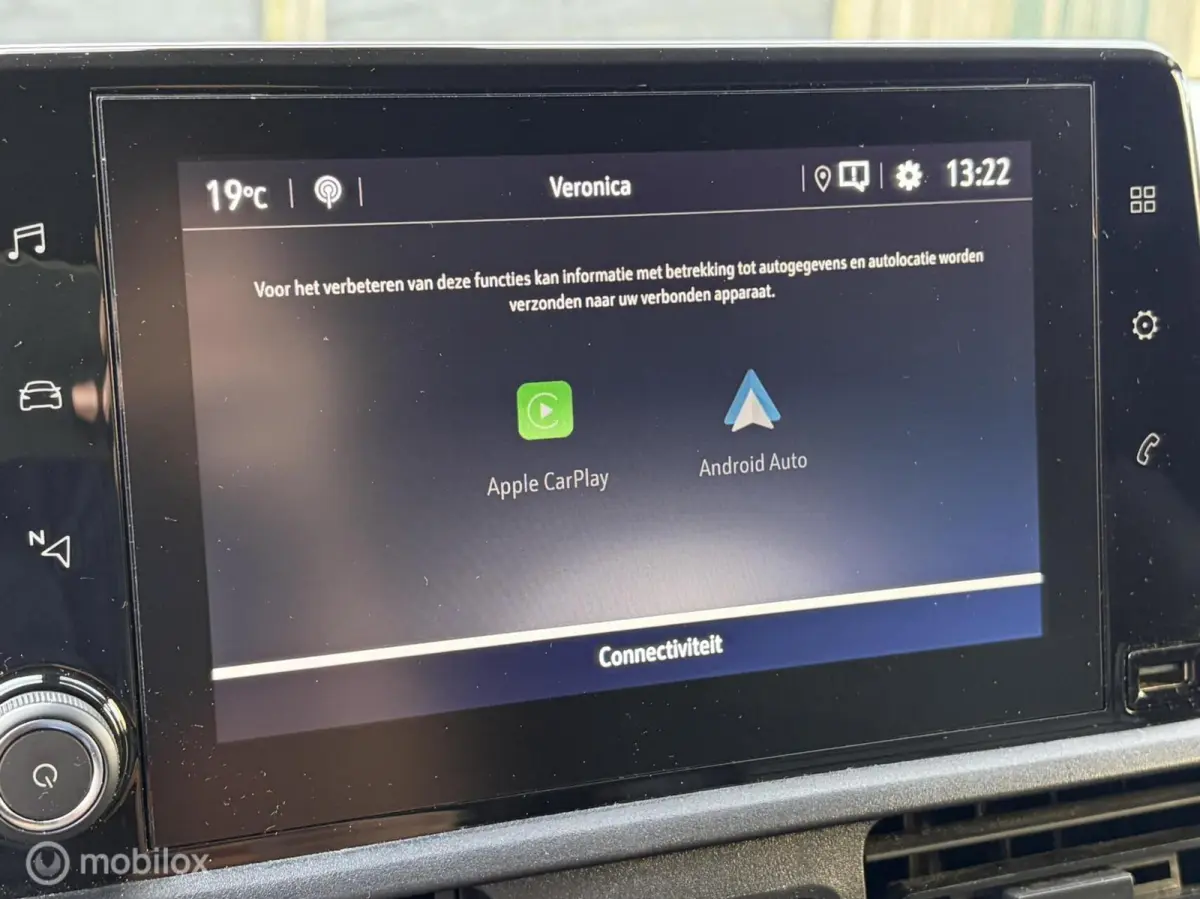 1.5D 130PK L2H1 9.950 ex btw / Lederen bekleding / clima / camera / fm nav / carplay