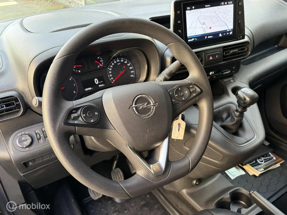1.5D 130PK L2H1 9.950 ex btw / Lederen bekleding / clima / camera / fm nav / carplay