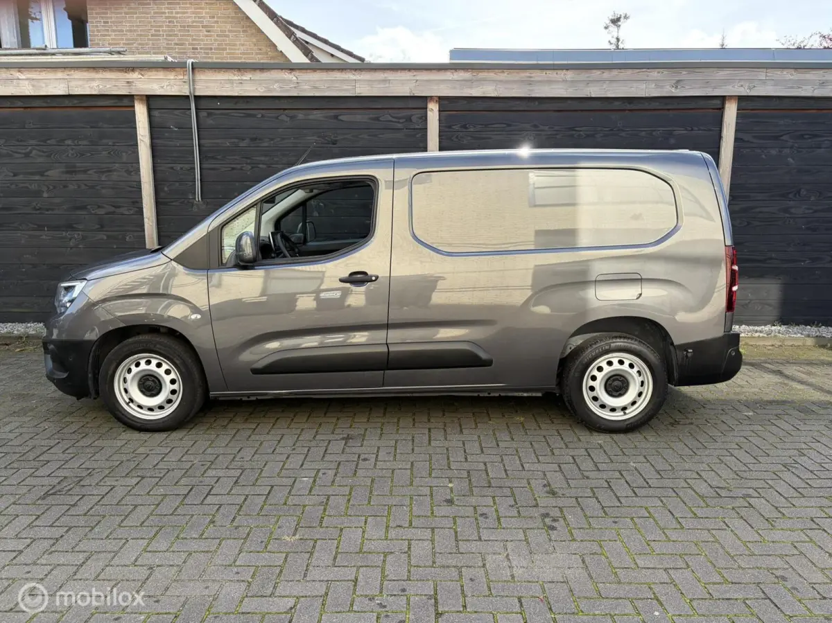 1.5D 130PK L2H1 9.950 ex btw / Lederen bekleding / clima / camera / fm nav / carplay