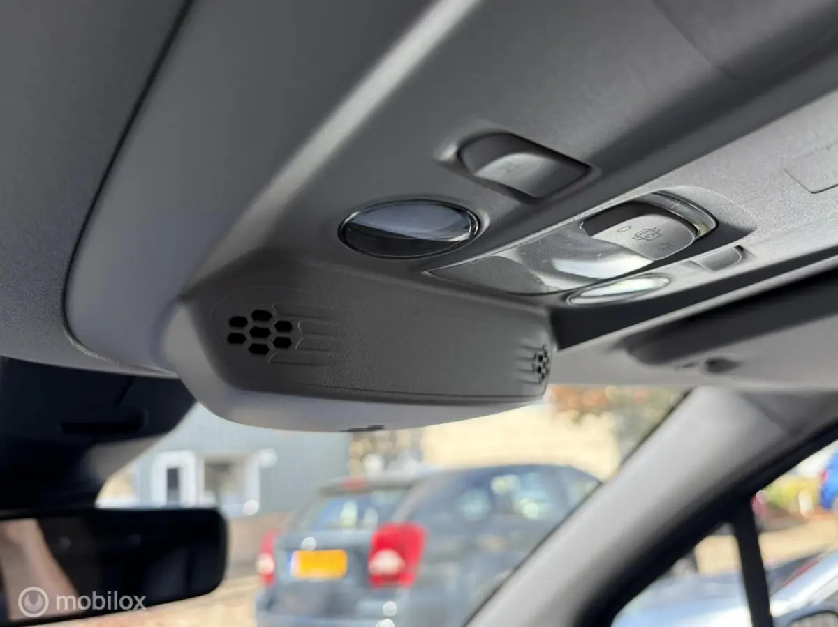 1.5D 130PK L2H1 9.950 ex btw / Lederen bekleding / clima / camera / fm nav / carplay