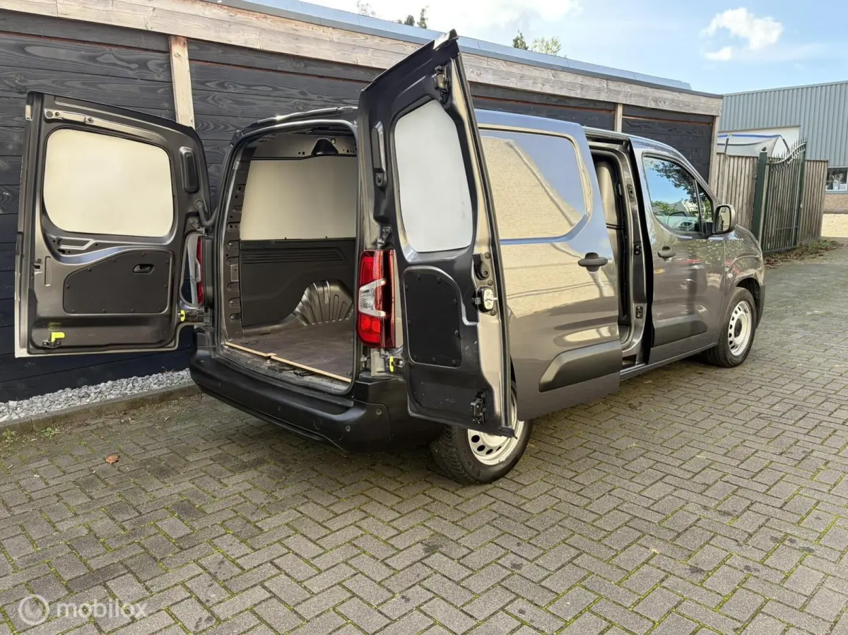 1.5D 130PK L2H1 9.950 ex btw / Lederen bekleding / clima / camera / fm nav / carplay