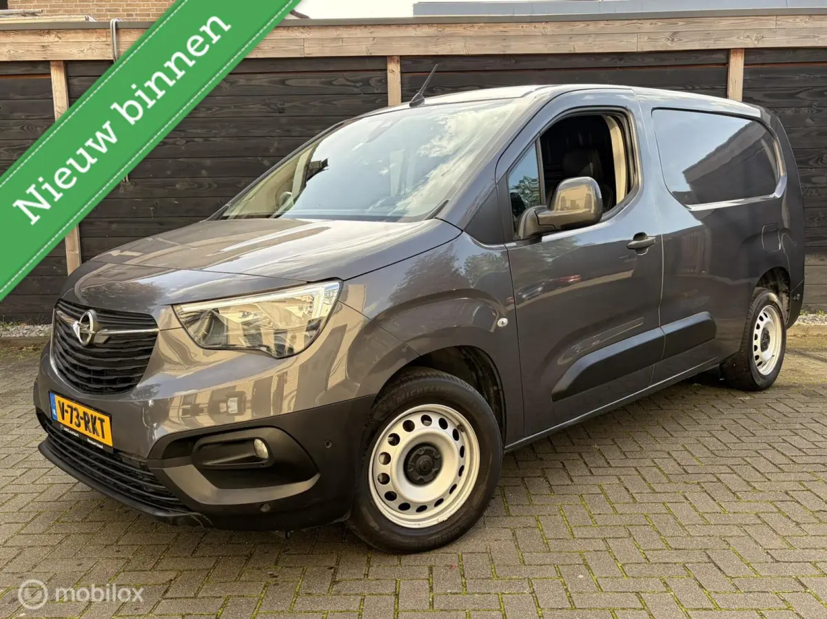 1.5D 130PK L2H1 9.950 ex btw / Lederen bekleding / clima / camera / fm nav / carplay