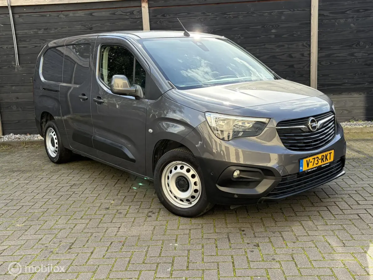1.5D 130PK L2H1 9.950 ex btw / Lederen bekleding / clima / camera / fm nav / carplay