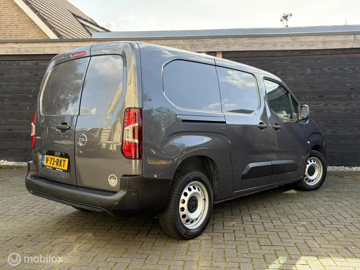 1.5D 130PK L2H1 9.950 ex btw / Lederen bekleding / clima / camera / fm nav / carplay